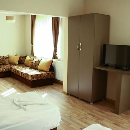 Guest House Central Kurdzhali Bagian luar foto