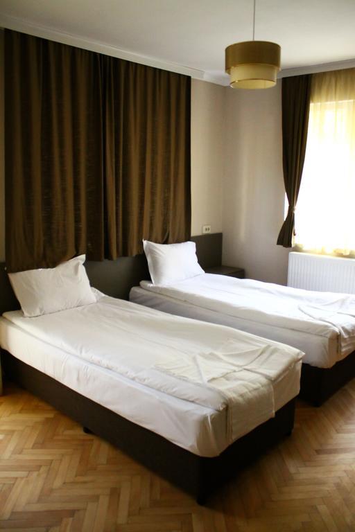 Guest House Central Kurdzhali Bagian luar foto