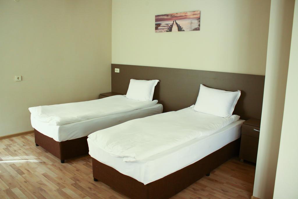 Guest House Central Kurdzhali Bagian luar foto